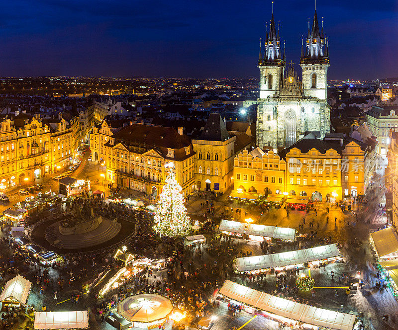 布拉格旧城广场的圣诞节(捷克语:Staromestske namesti)